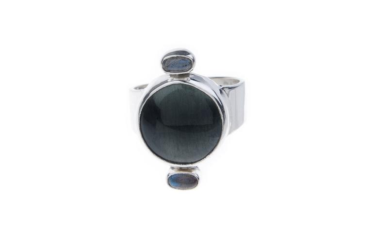 How Singapore Jewelry Brands Source Custom Silver Jewelry from Indonesia